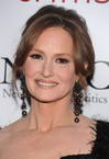 Melissa Leo photo